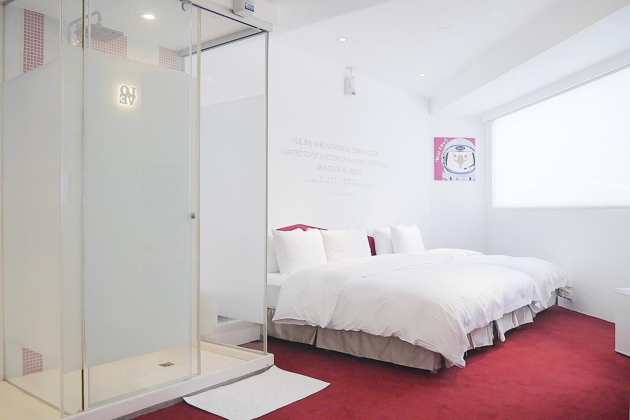 Time Flyer Hotel Taichung Exterior foto